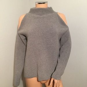 Amaryllis Cold shoulder Cashmere blend sweater